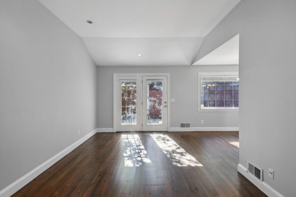 5375 Roswell Unit C4