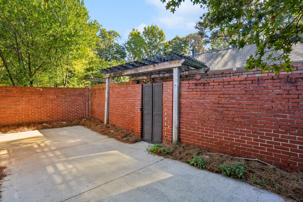 5375 Roswell Unit C4