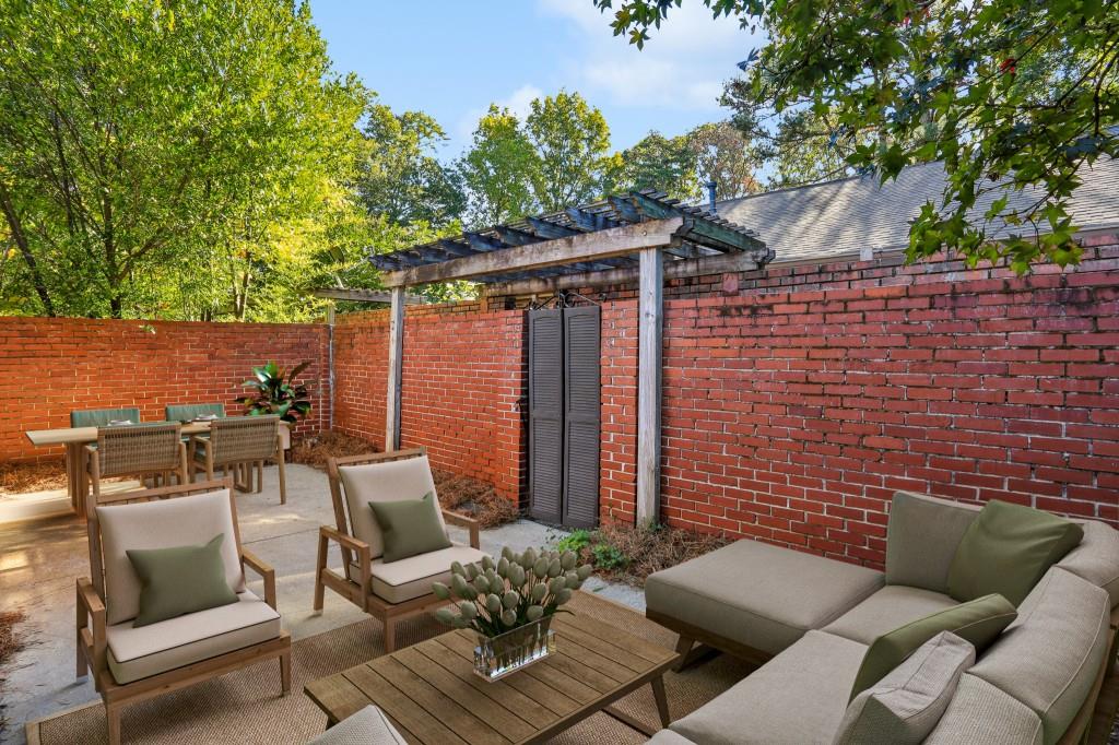 5375 Roswell Unit C4