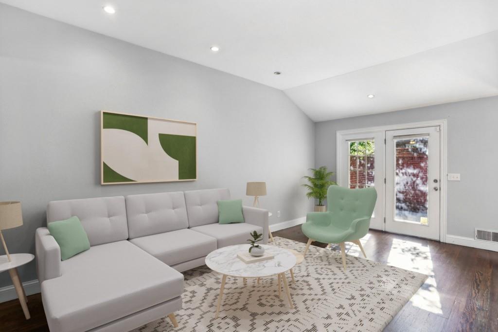 5375 Roswell Unit C4