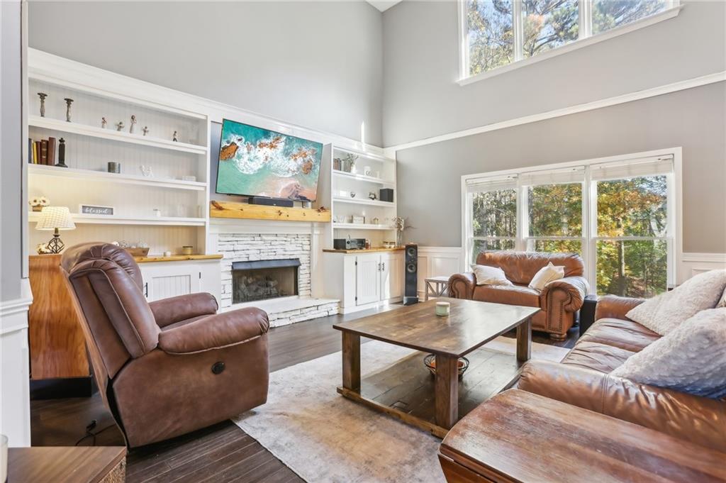 514 Waterside Court