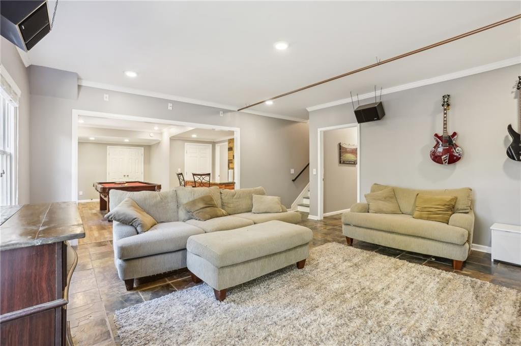 514 Waterside Court