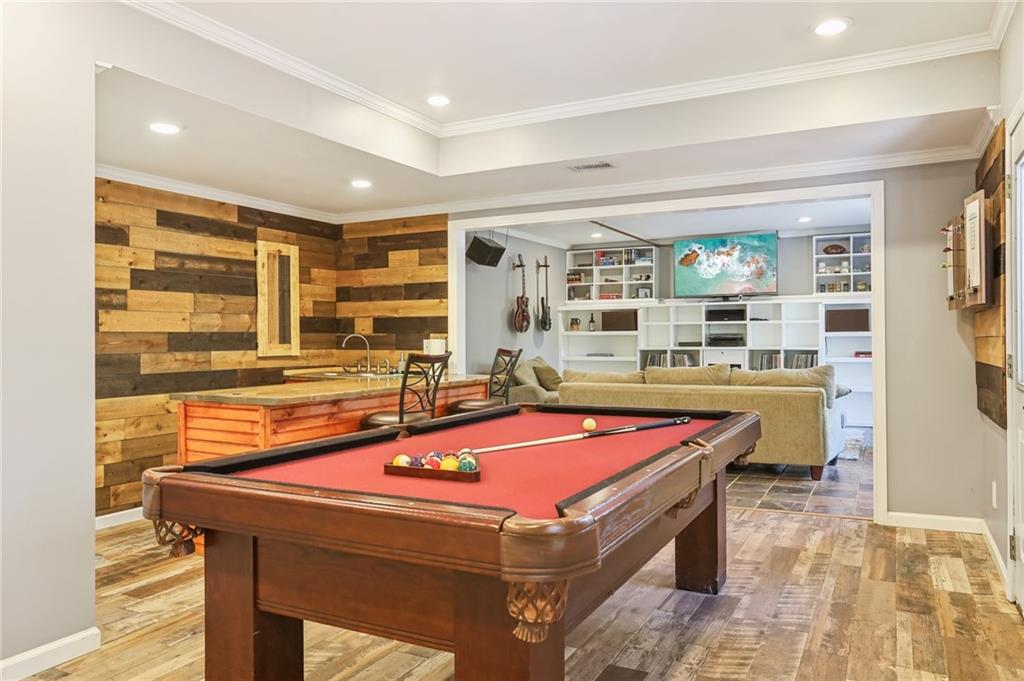514 Waterside Court