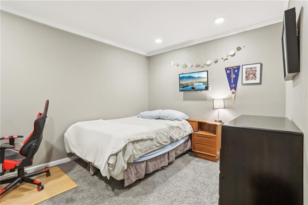 514 Waterside Court