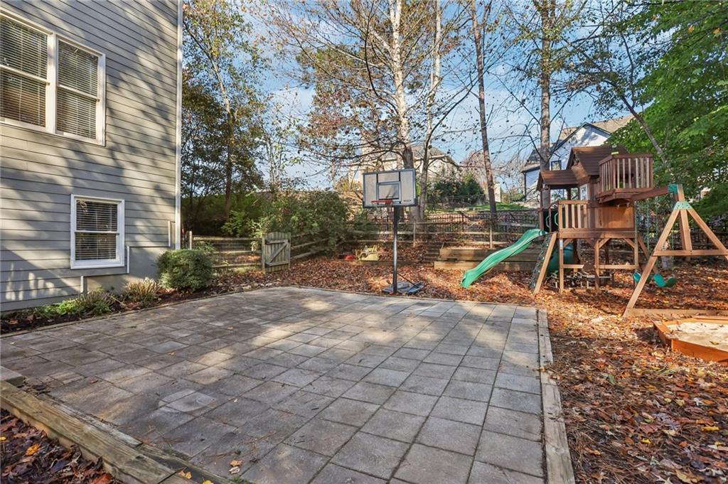 514 Waterside Court