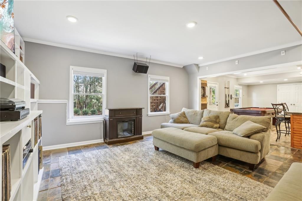 514 Waterside Court