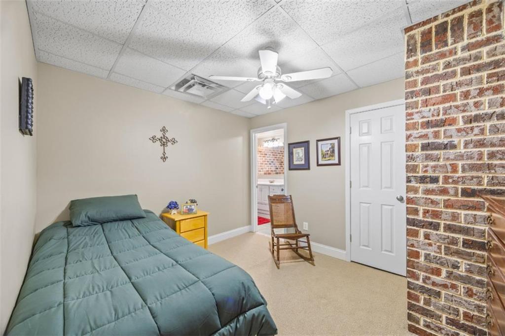 1575 Little Lisa Lane