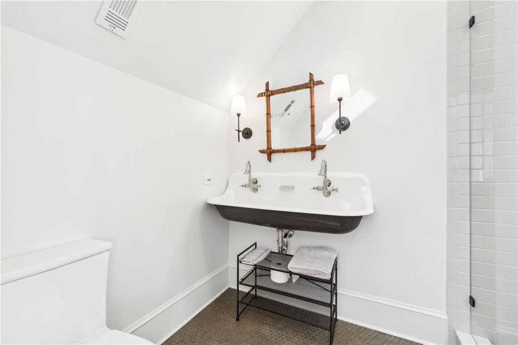 3930 Peachtree Dunwoody Road NE