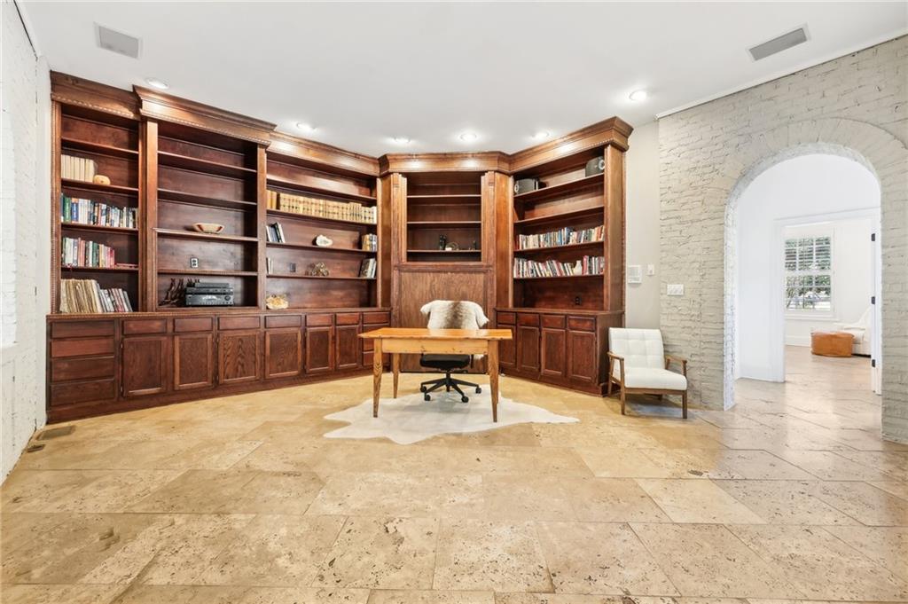 3930 Peachtree Dunwoody Road NE