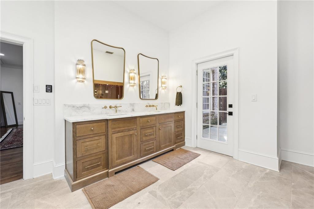 3930 Peachtree Dunwoody Road NE