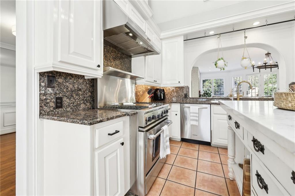 3930 Peachtree Dunwoody Road NE