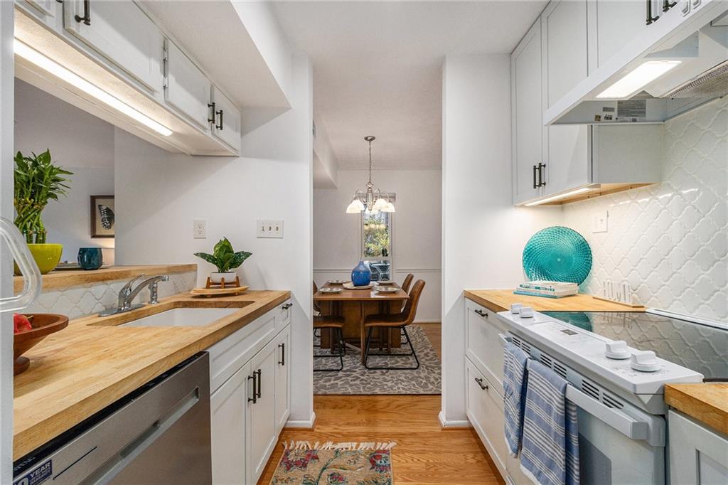 320 Tuxworth Circle