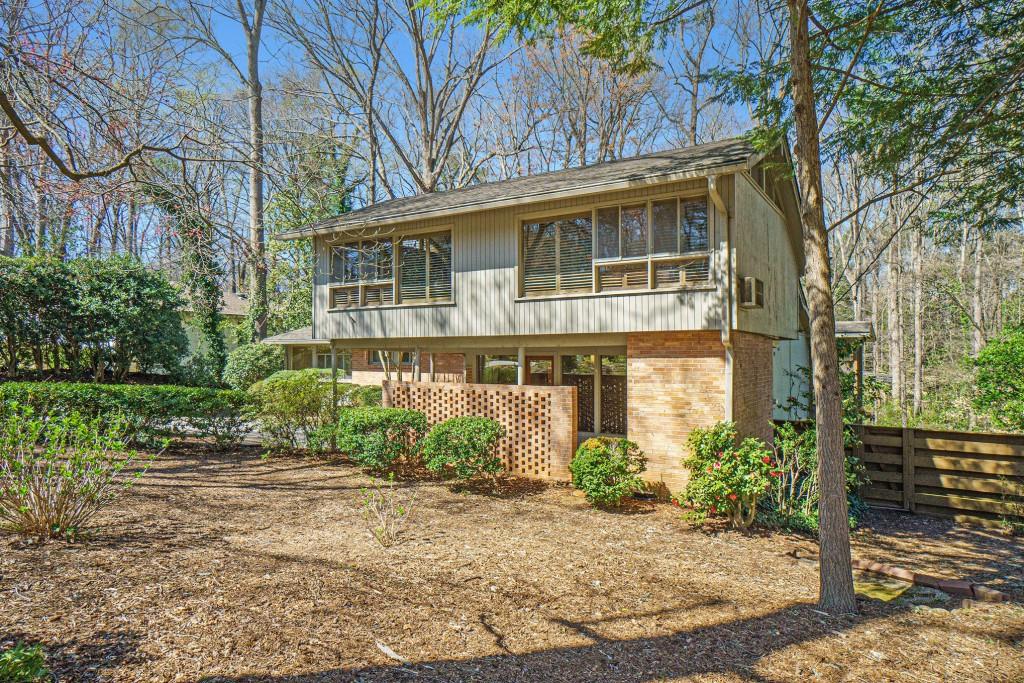 2124 Azalea Circle