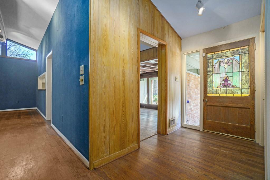 2124 Azalea Circle