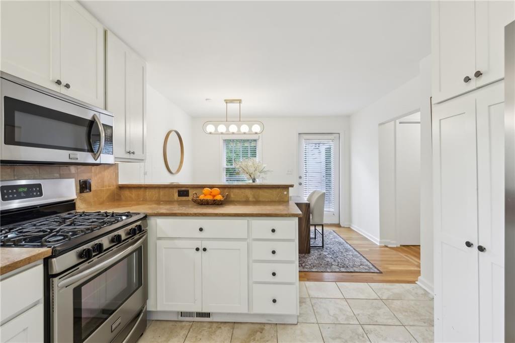 2864 White Oak Drive
