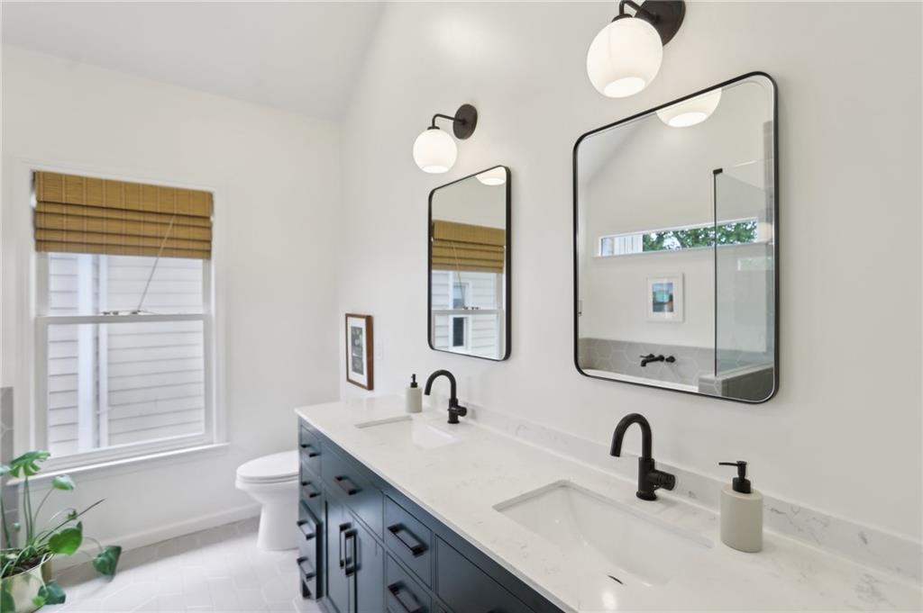 120 Candler Oaks Lane