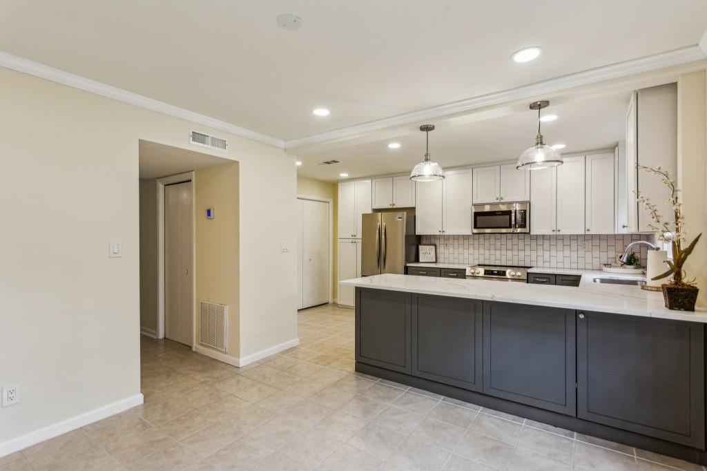 104 Verlaine Place NW
