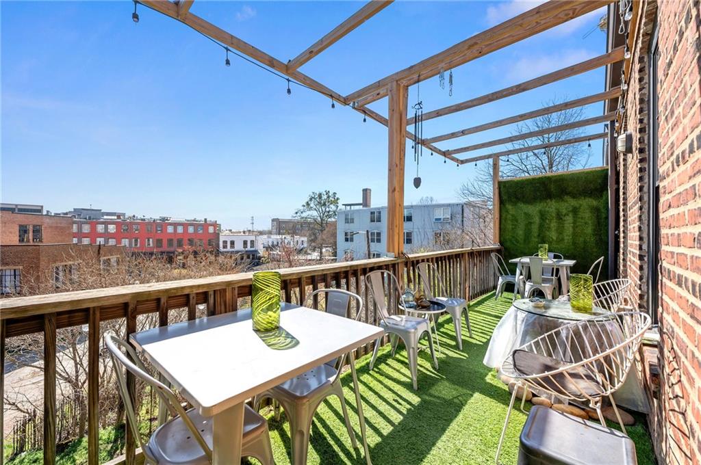 132 Walker Street SW