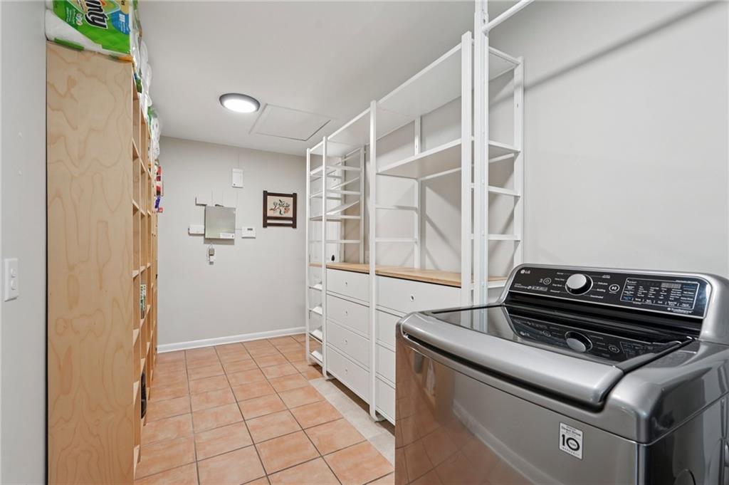 1177 Hess Drive