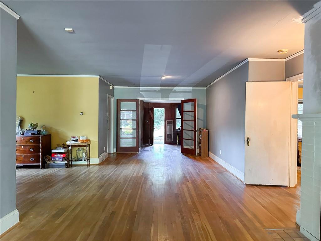 25 Lakeshore Drive