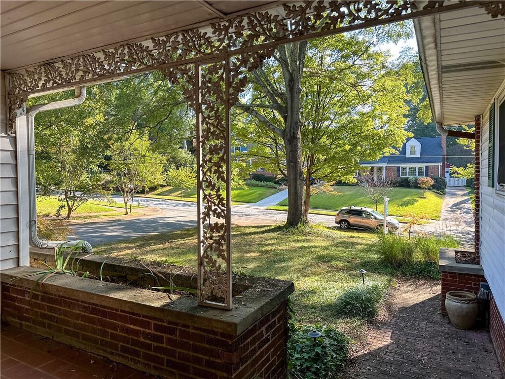 25 Lakeshore Drive