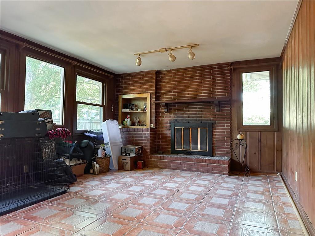 25 Lakeshore Drive