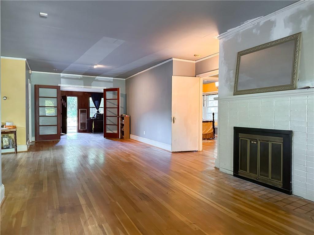 25 Lakeshore Drive