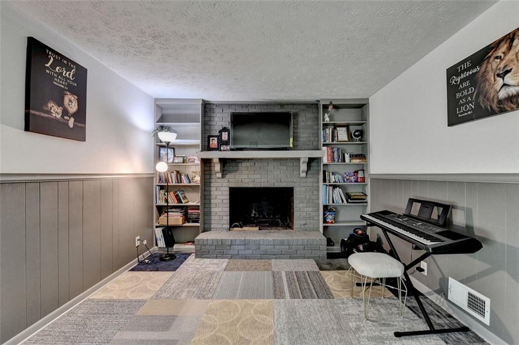 3636 CASTLE ROCK Way