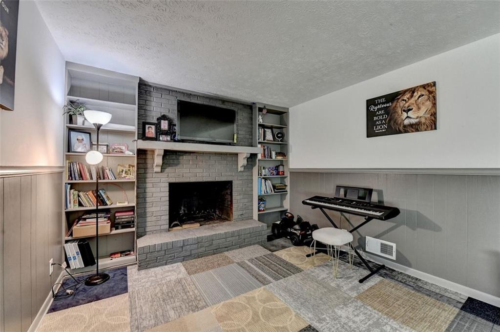 3636 CASTLE ROCK Way