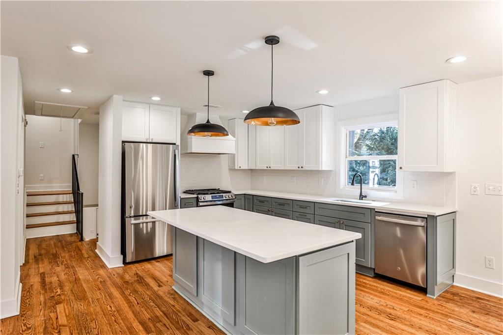 3029 CHARLBURY Place