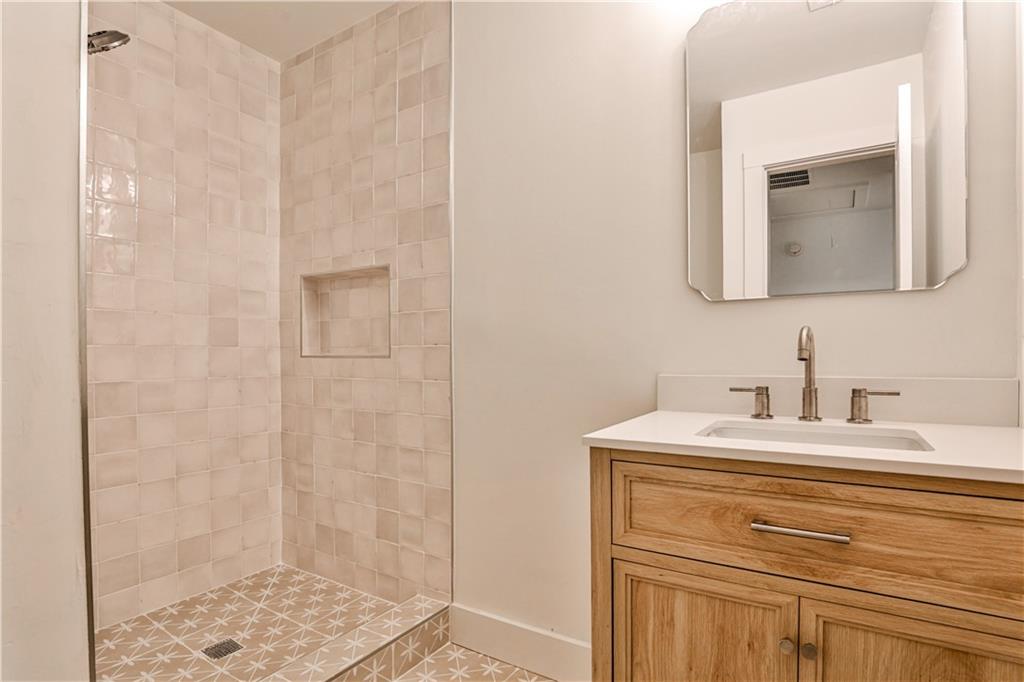 3029 CHARLBURY Place