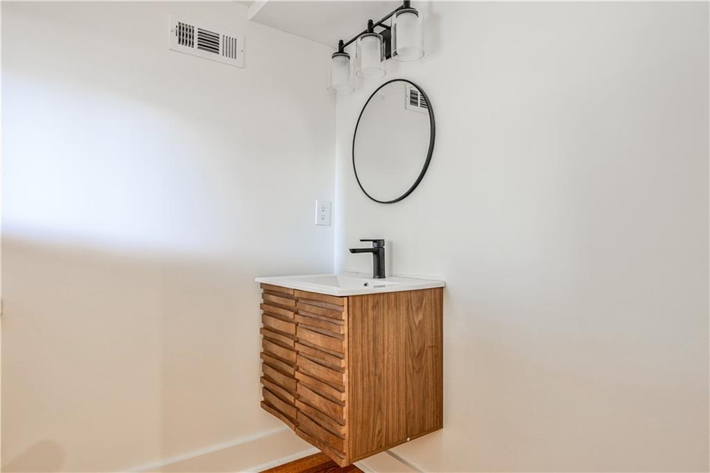 3029 CHARLBURY Place