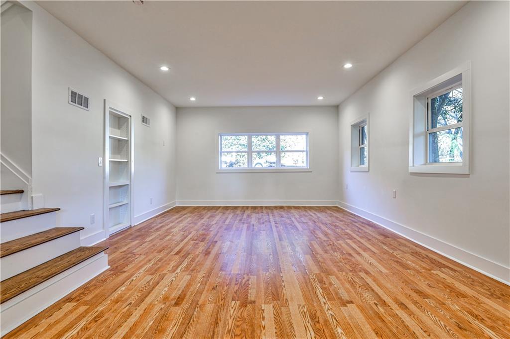 3029 CHARLBURY Place