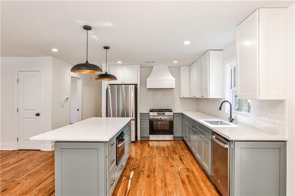 3029 CHARLBURY Place
