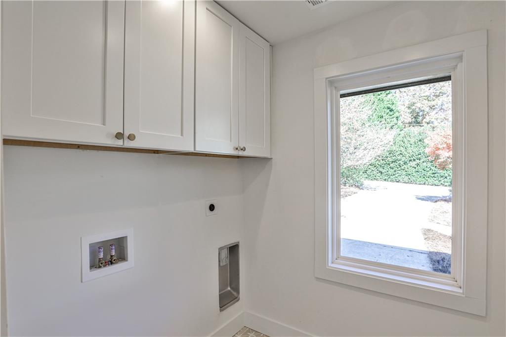 3029 CHARLBURY Place