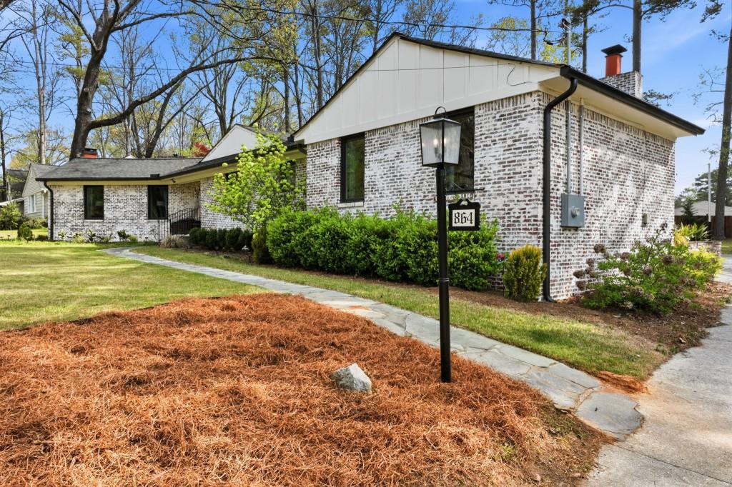 864 Stratford Road