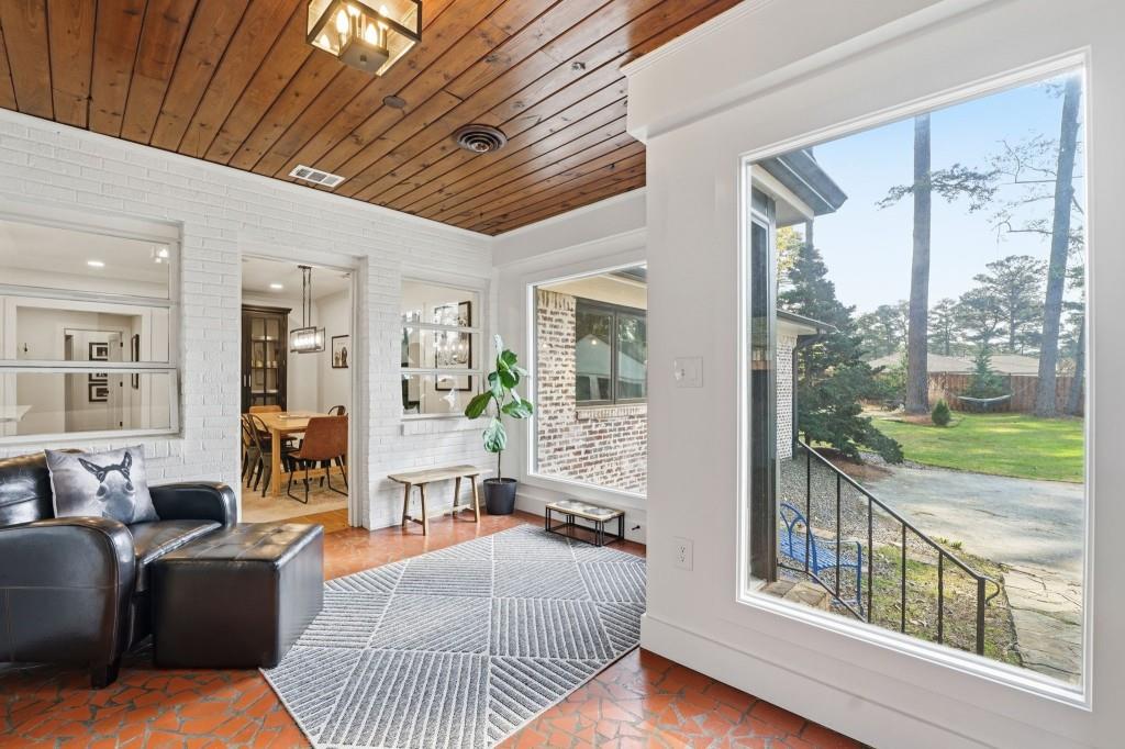 864 Stratford Road