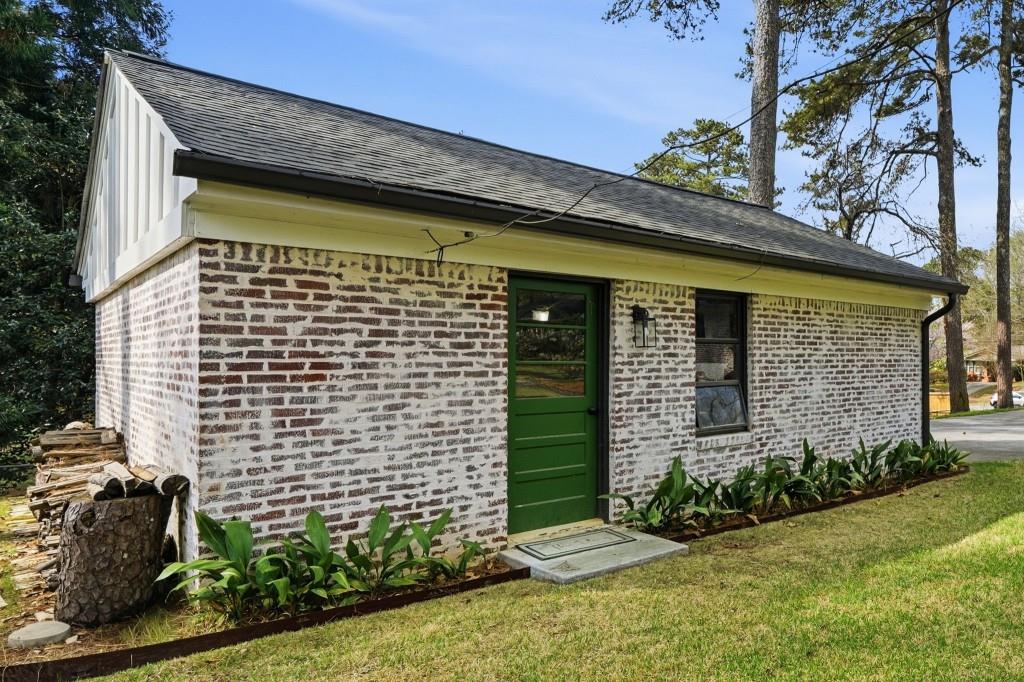 864 Stratford Road