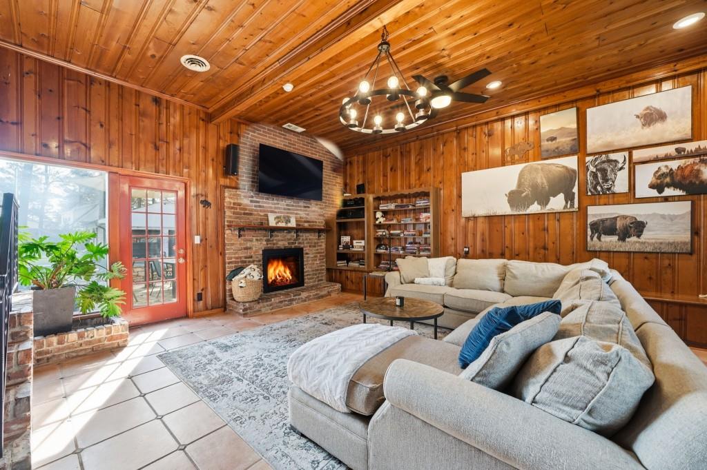 864 Stratford Road
