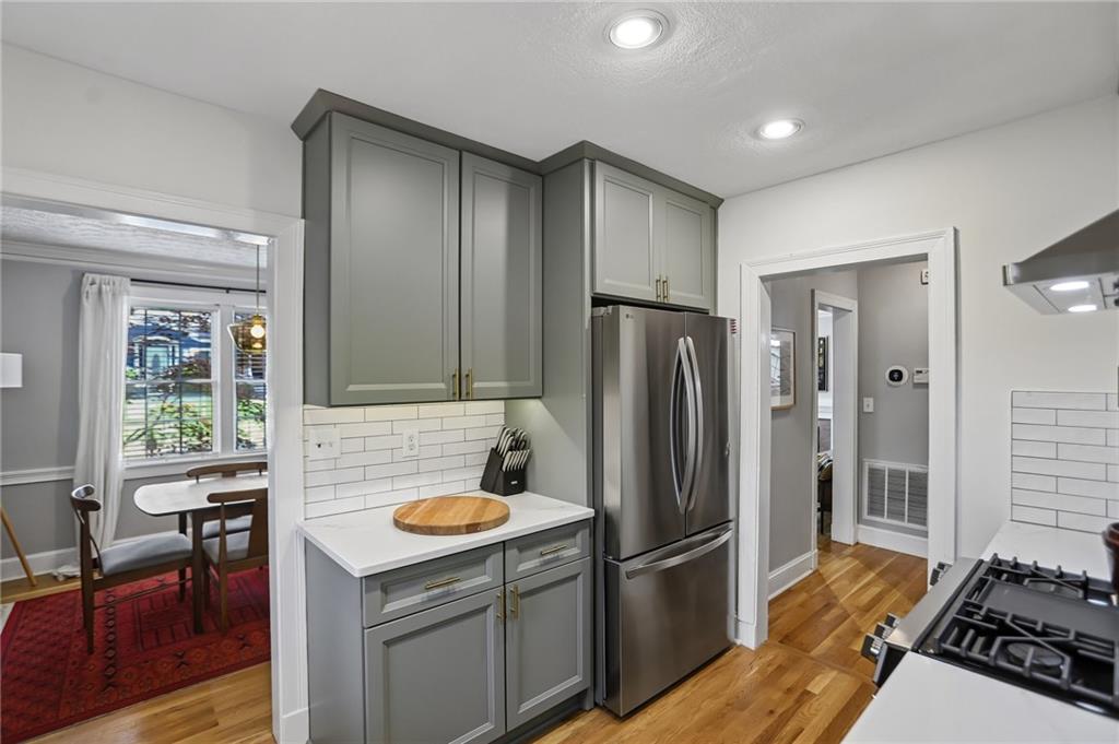 240 Sisson Avenue NE