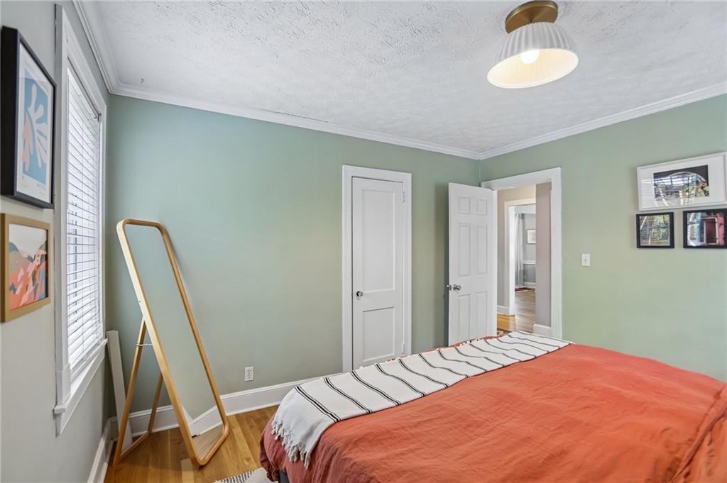 240 Sisson Avenue NE