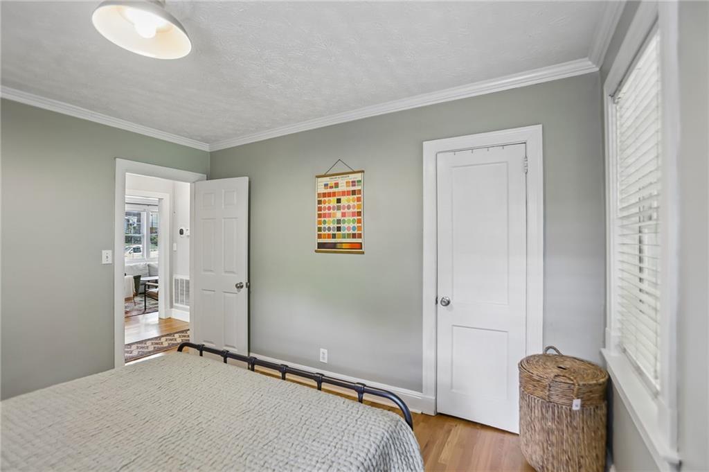 240 Sisson Avenue NE