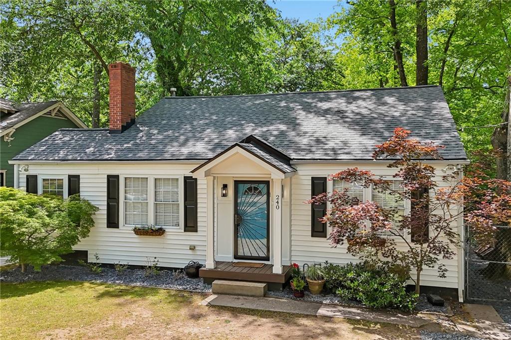 240 Sisson Avenue NE