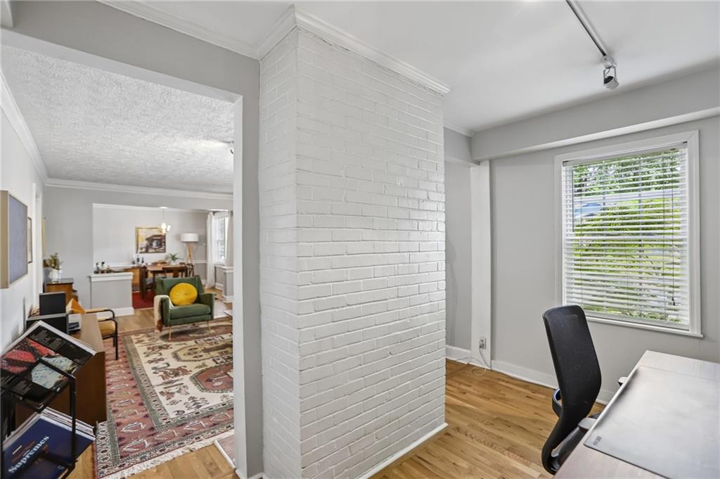 240 Sisson Avenue NE
