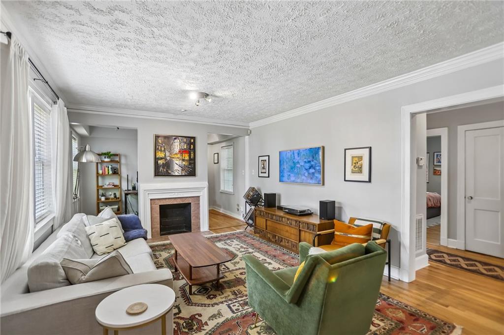 240 Sisson Avenue NE