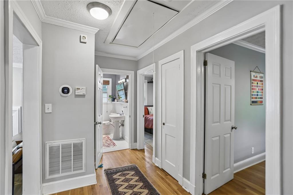 240 Sisson Avenue NE