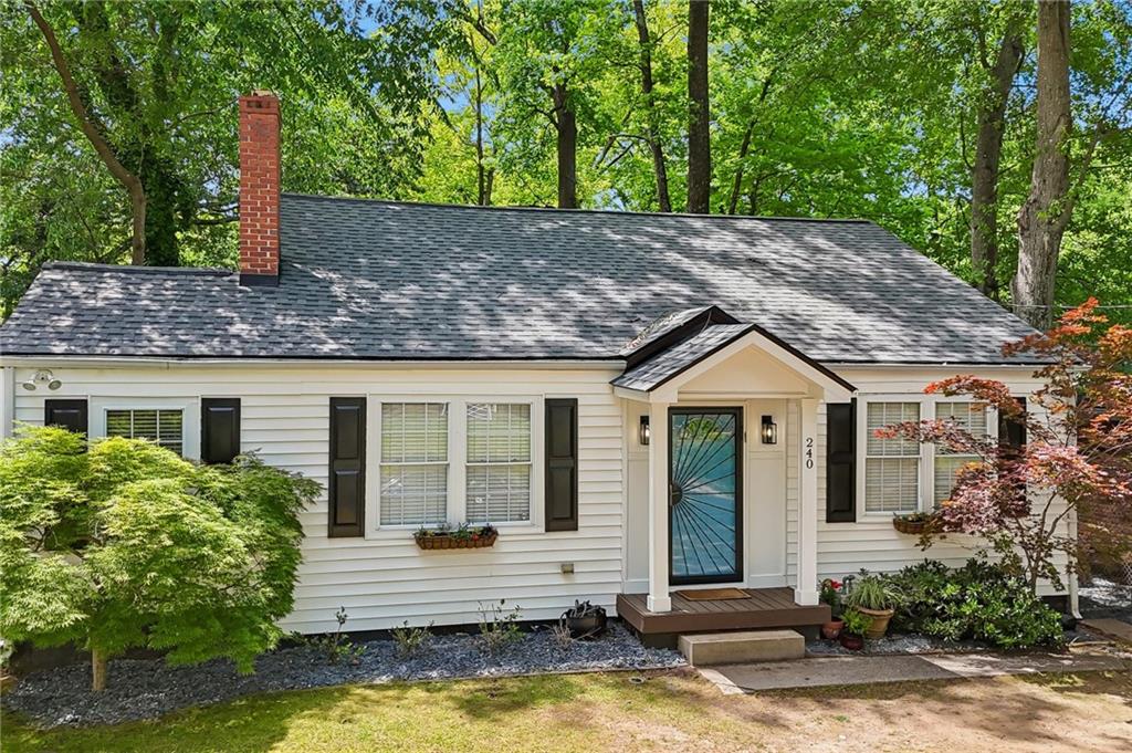 240 Sisson Avenue NE