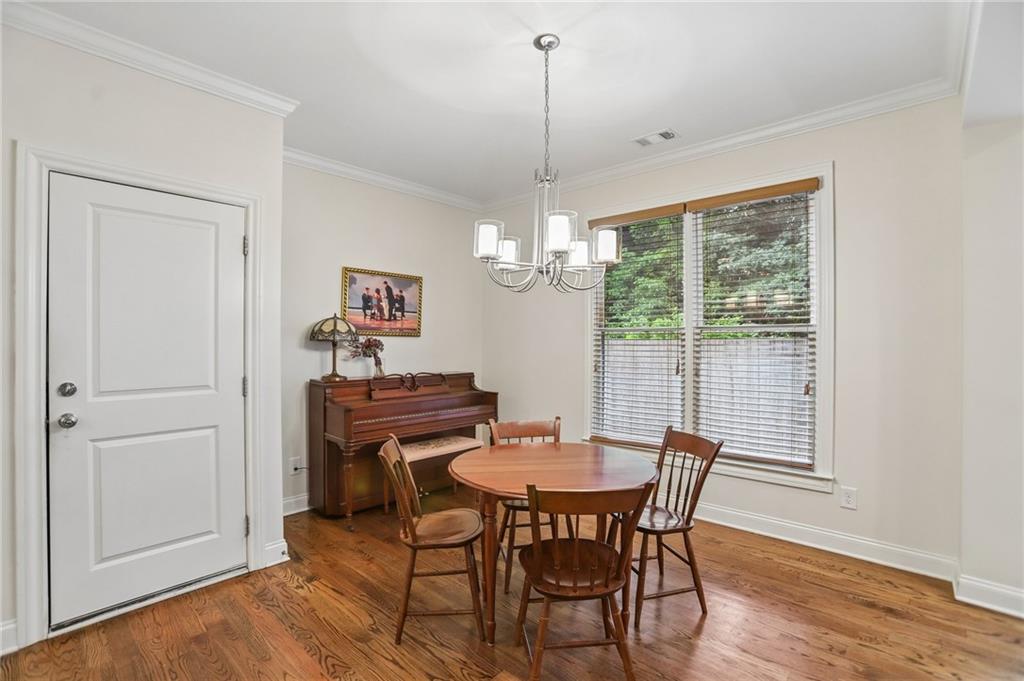 555 Glenaire Walk SE