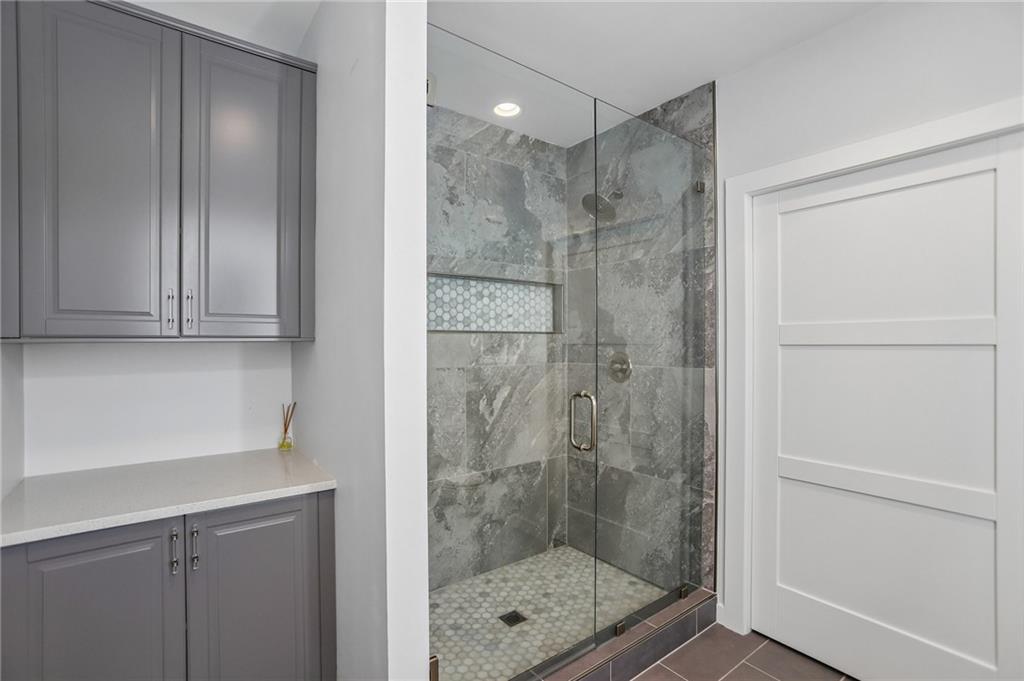 555 Glenaire Walk SE