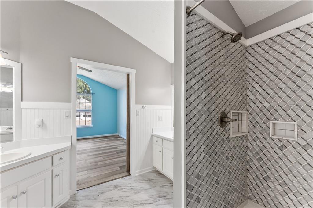 1145 Sycamore Summit